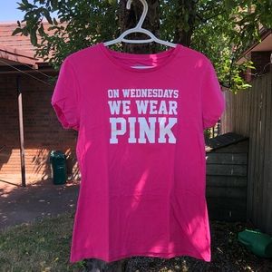 MEAN GIRLS “ON WEDNESDAYS WE WEAR PINK” T-SHIRT